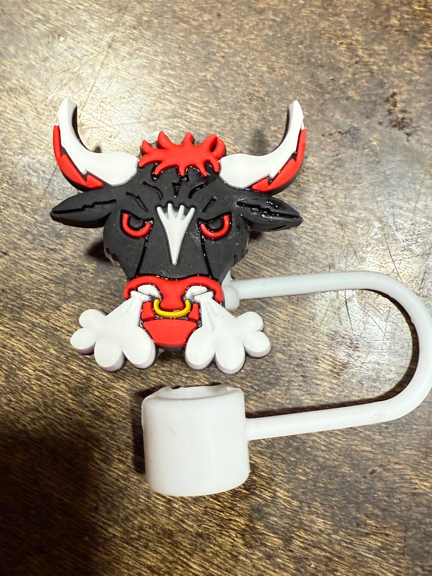 Bull straw topper